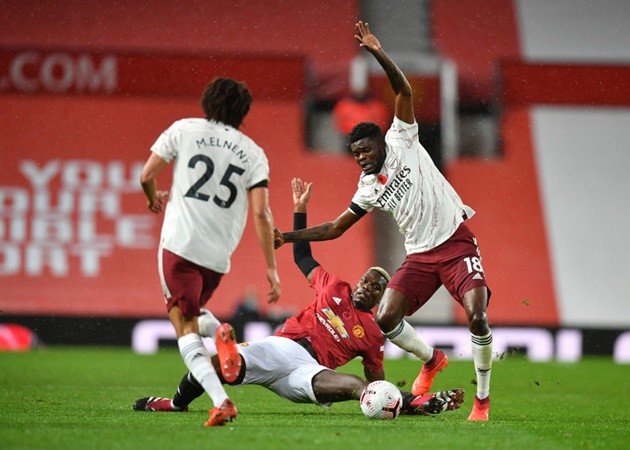 Arsenal đã phơi bày toàn bộ sự yếu kém về chuyển nhượng của Man Utd - Bóng Đá