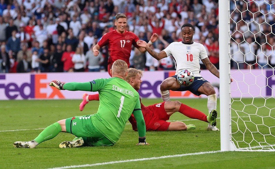 3 tình huống tranh cãi khiến chiến thắng của tuyển Anh trở nên xấu xí - Bóng Đá