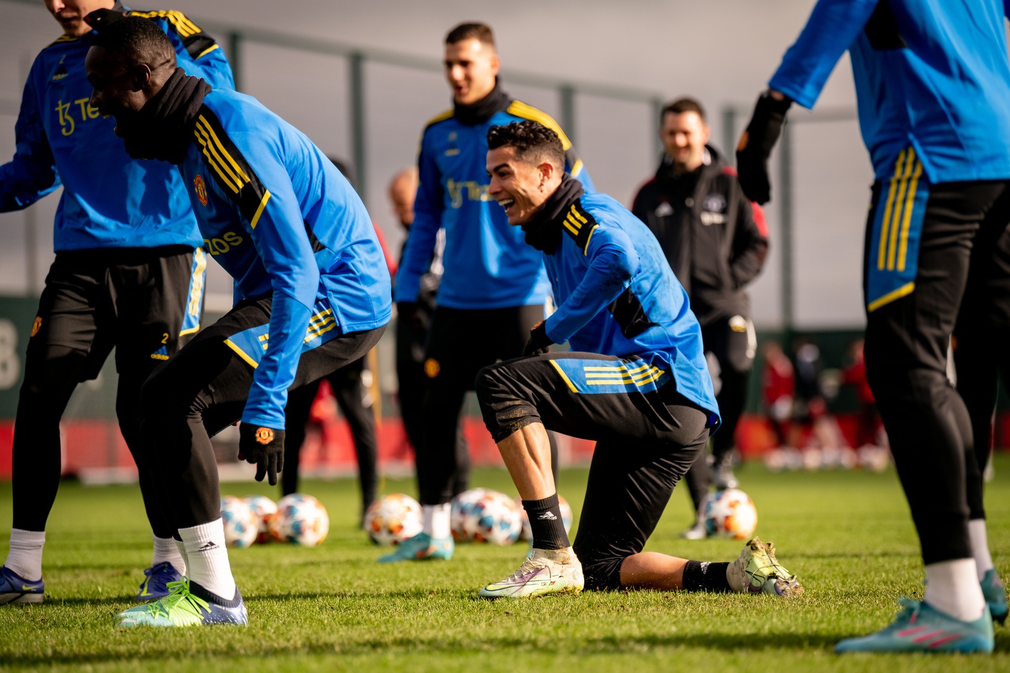 Xuất hiện nhân tố mới, lộ thái độ dàn sao Man Utd trên sân tập - Bóng Đá