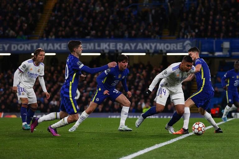 Real xuất hiện 2 cỗ máy pressing, cày nát tuyến giữa Chelsea - Bóng Đá