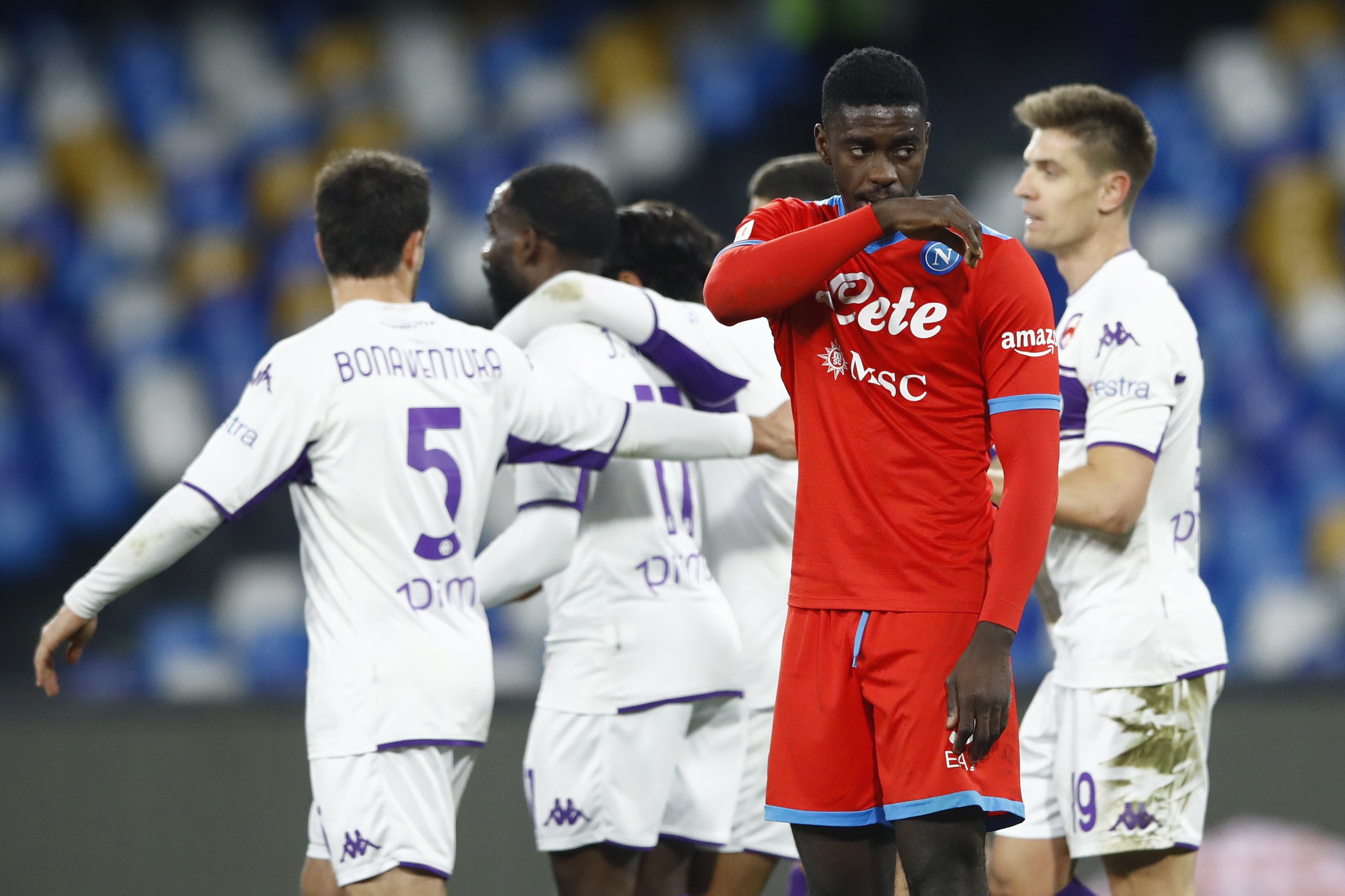 Rời OTF, lính đánh thuê M.U có màn ra mắt CLB mới tệ hại - Bóng Đá