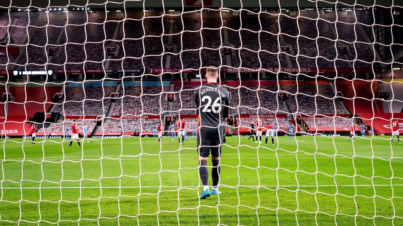 Cảnh sát xuất hiện ở sân tập Man Utd - Bóng Đá