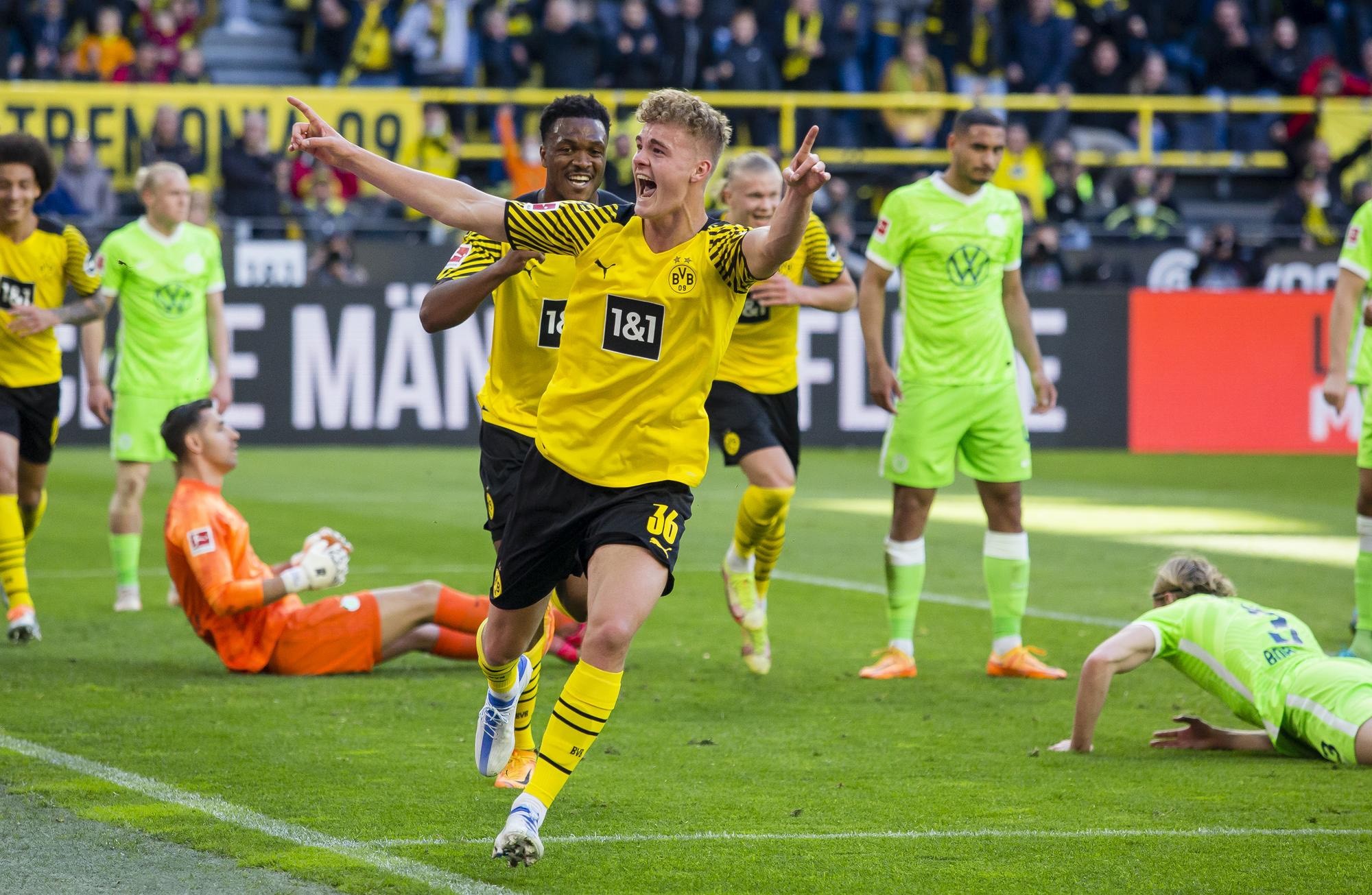 Haaland lên đồng, Dortmund thắng hủy diệt 6-1 - Bóng Đá