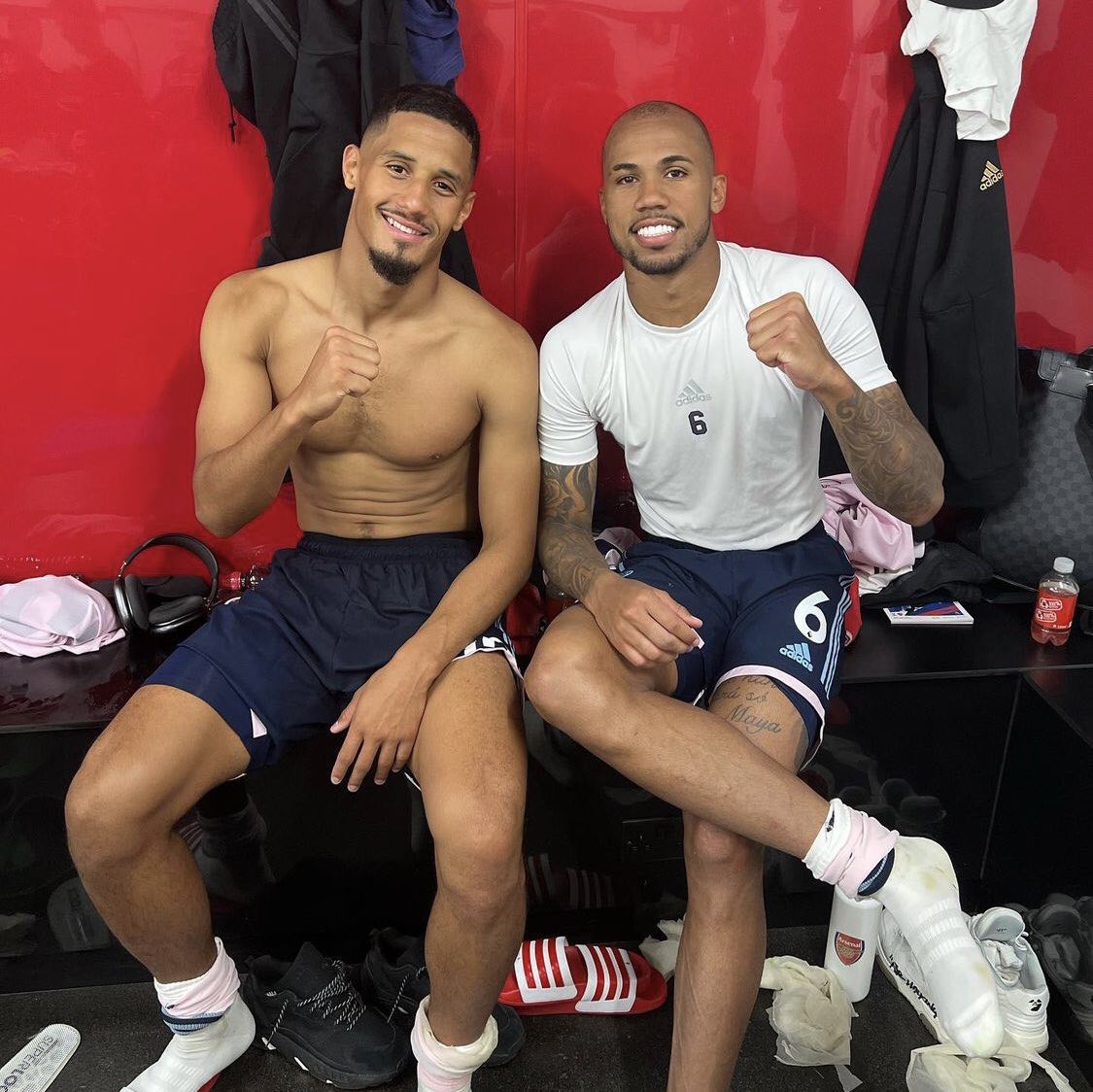 Vừa ra mắt Arsenal, 