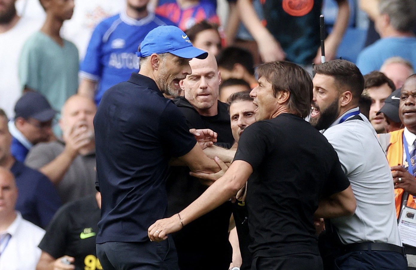 Conte và Tuchel 3 lần ẩu đả, điên tiết lao vào cấu xé nhau và cái kết đắng - Bóng Đá