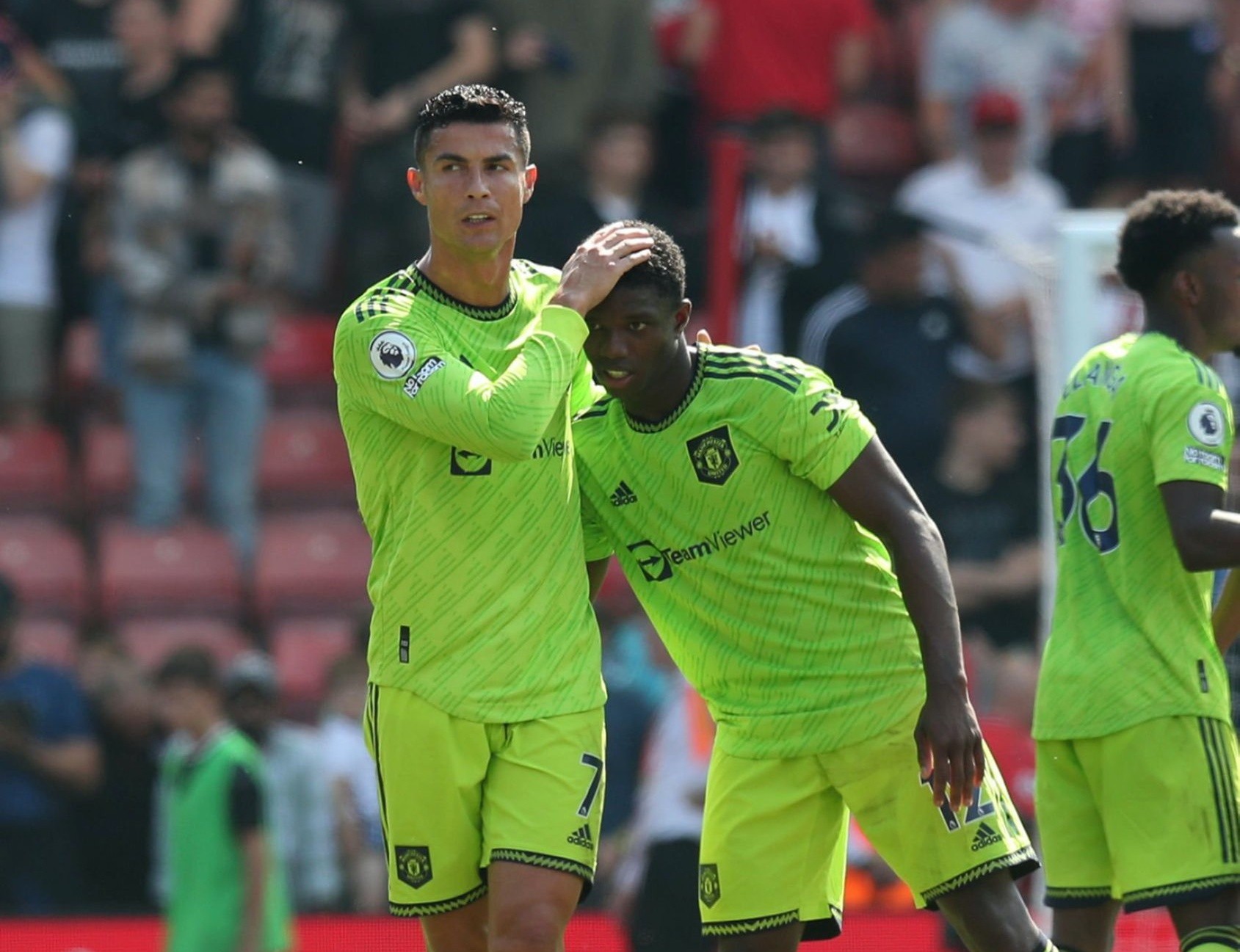 Hạ Southampton, M.U xuất hiện một máy chạy biên trái - Bóng Đá