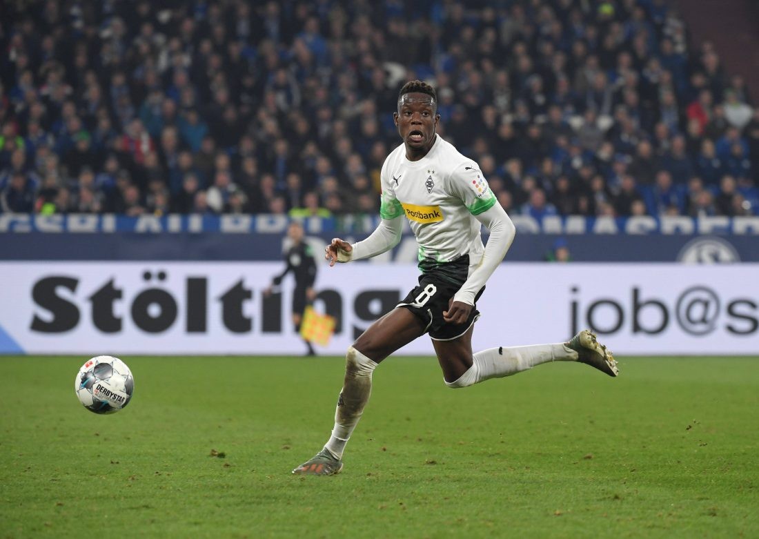 Arsenal is serious about a move for Denis Zakaria and a new report says they are discussing with the midfielder’s representatives. - Bóng Đá