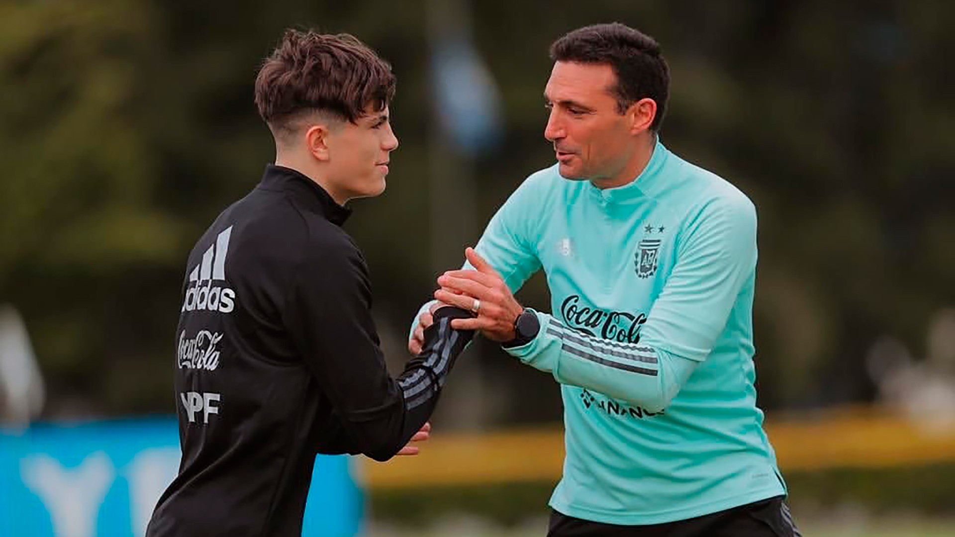 Bùng nổ ở OTF, báu vật M.U có vinh dự sát cánh bên Messi - Bóng Đá