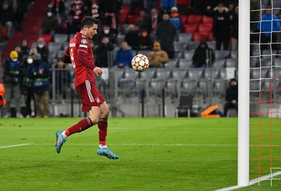 Lewandowski lập hattrick trong 11 phút, Bayern thắng hủy diệt 7-1 - Bóng Đá