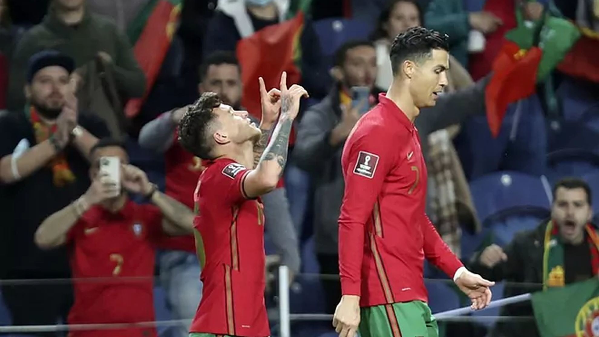 Ronaldo nhạt nhòa trong chiến thắng của Bồ Đào Nha - Bóng Đá