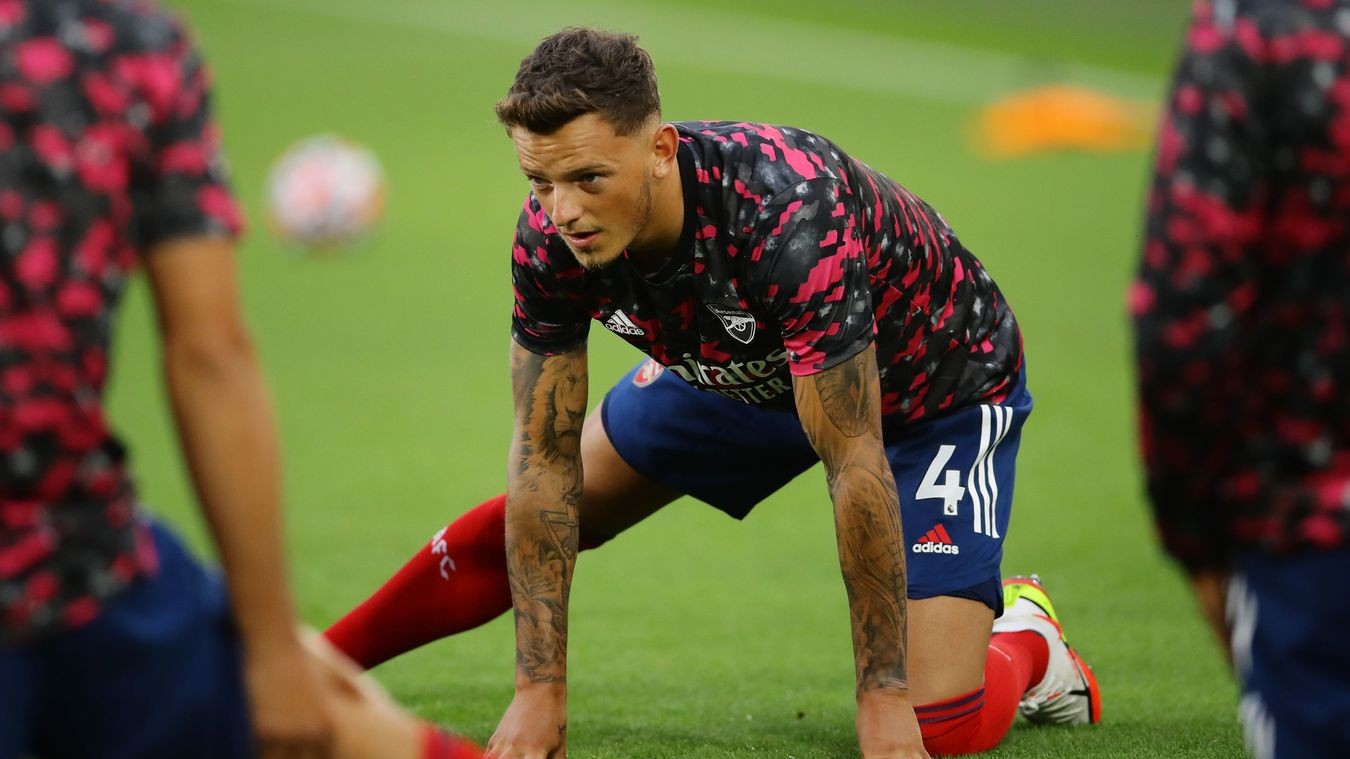 CĐV Arsenal tức điên gọi Ben White là gã hề, một Luiz tóc ngắn - Bóng Đá
