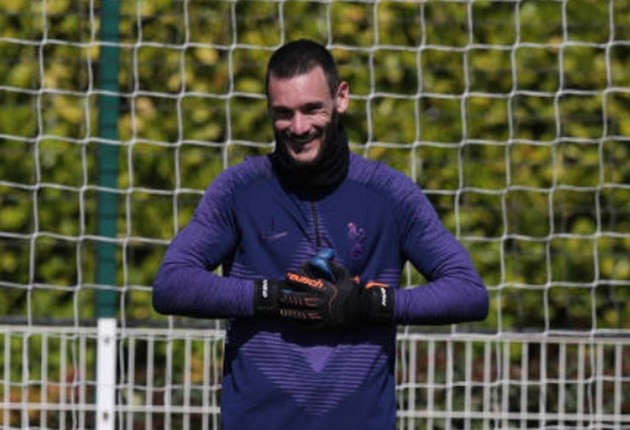 Dele Alli rides his bike to Spurs training as Son Heung-min and Co return for solo sessions after coronavirus lockdown - Bóng Đá