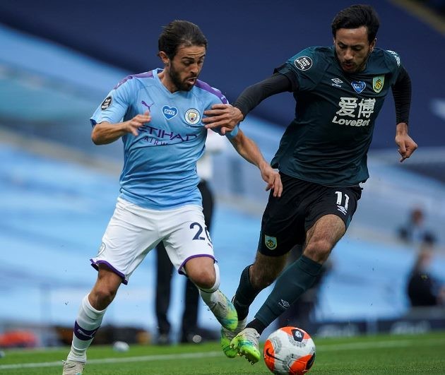 Bài ảnh sau trận MC 5 - 0 Burnley - Bóng Đá