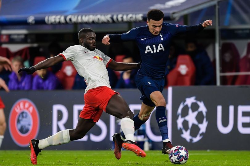 'Perfect Saliba partner!' Arsenal fans go wild for Dayot Upamecano transfer after Tottenham test - Bóng Đá