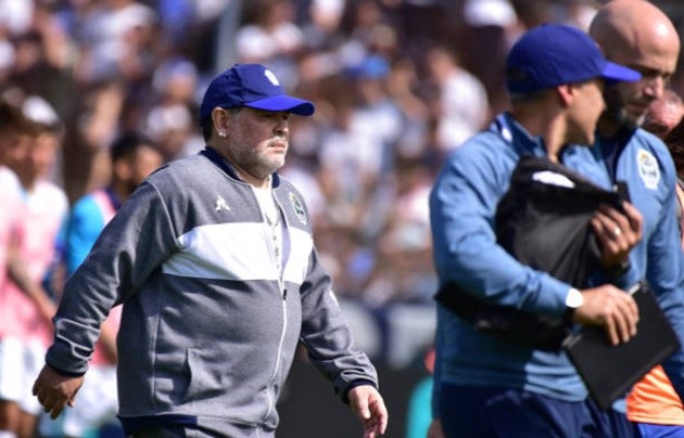 Maradona steals show with passionate celebration but Gimnasia lose his first game in charge - Bóng Đá