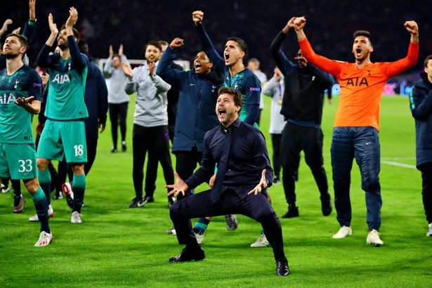 Pochettino nói về Moura - Bóng Đá