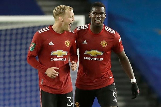 Gary Neville backs Donny van de Beek to succeed at Manchester United - Bóng Đá