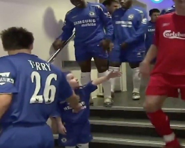 Chelsea mascot who pranked Steven Gerrard - what happened to him? - Bóng Đá