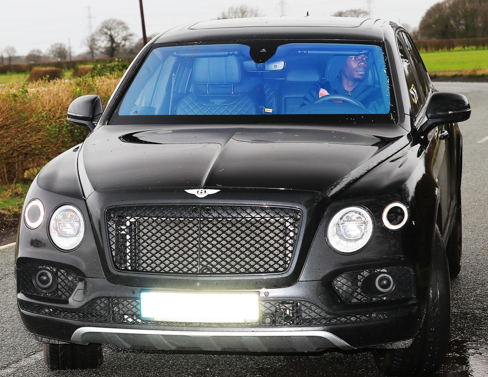 Ảnh Man Utd đến sân tập - có Pogba - Bóng Đá