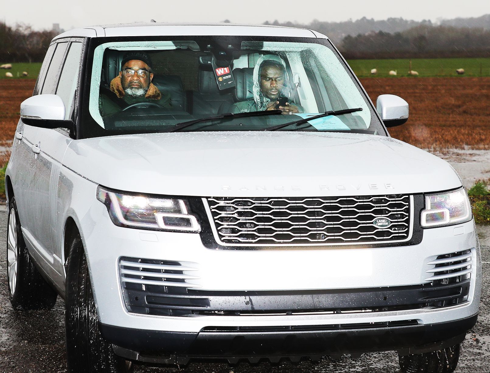 Sir Alex Ferguson arrives at Manchester United training ground after Club Brugge win - Bóng Đá