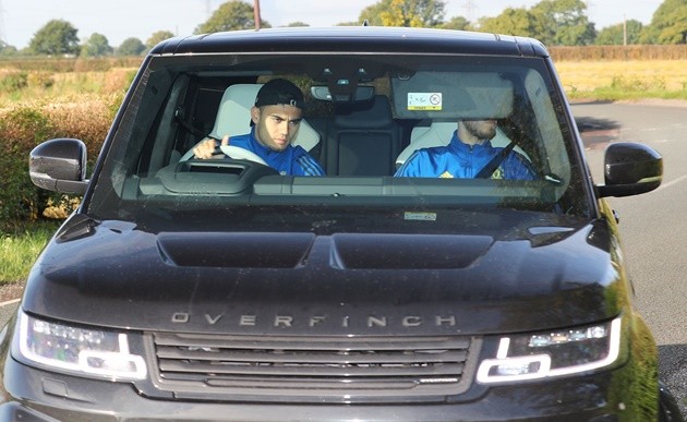 Ảnh Man Utd đến Carrington - Bóng Đá