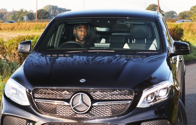 Ảnh Man Utd đến Carrington - Bóng Đá