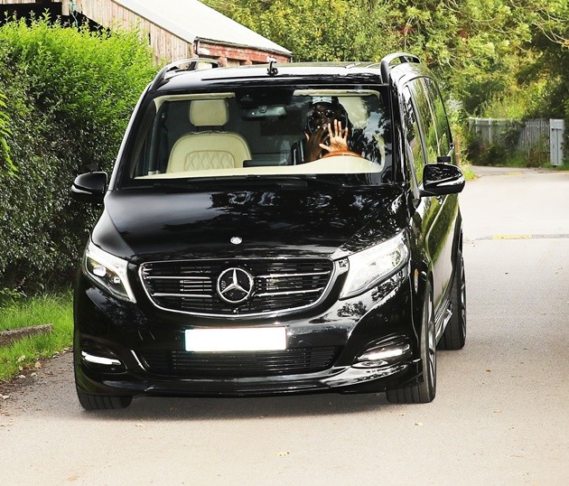 Photos: James, Martial, Andreas Pereira, Matic, Joel Pereira and Dalot arriving at Carrington today #mulive  - Bóng Đá