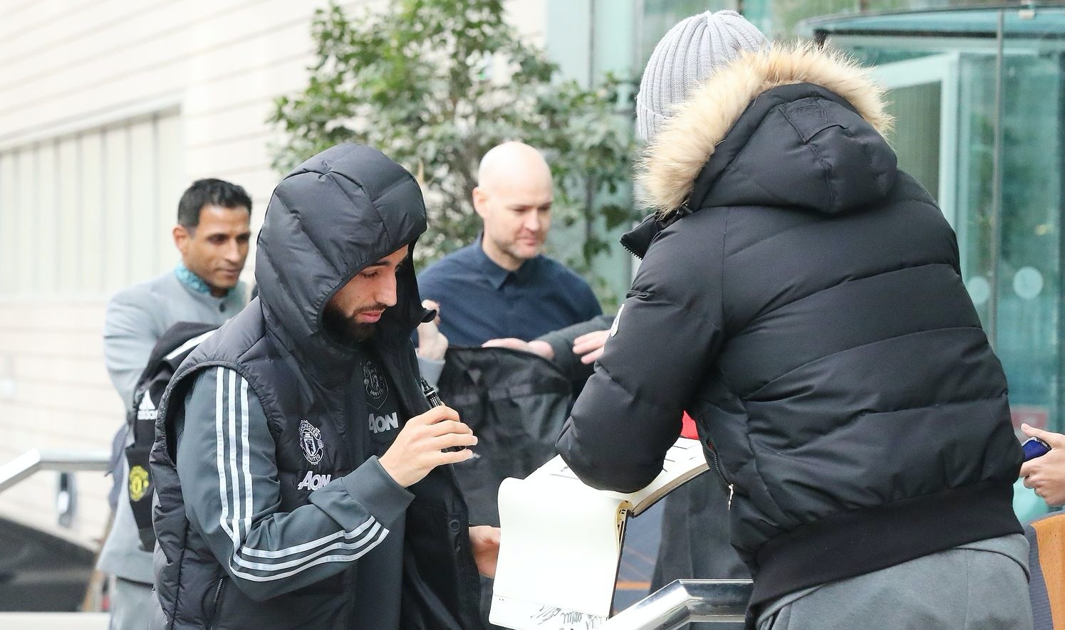 Ảnh Man Utd tới khách sạn - Bóng Đá