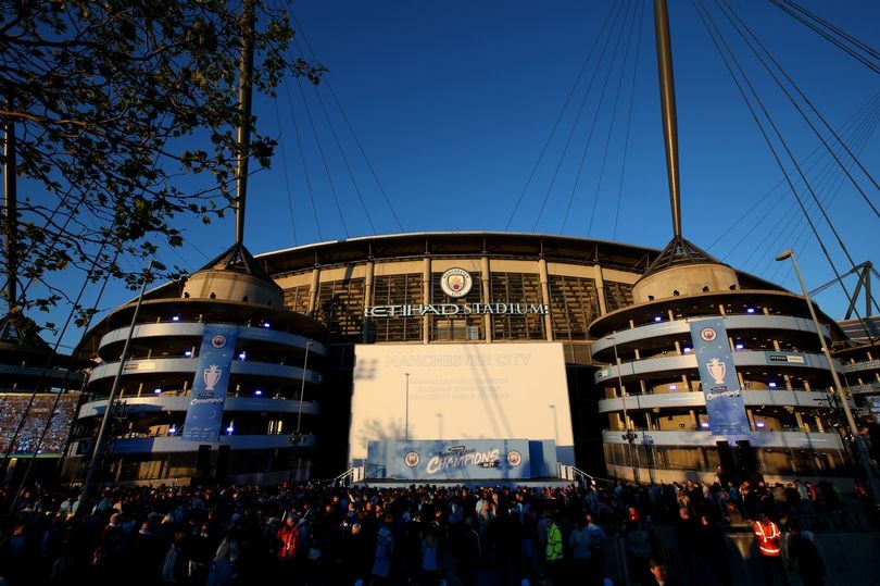 Sporting Lisbon officials fly in amid Bruno Fernandes Manchester United transfer rumour - but they were going to Man City - Bóng Đá