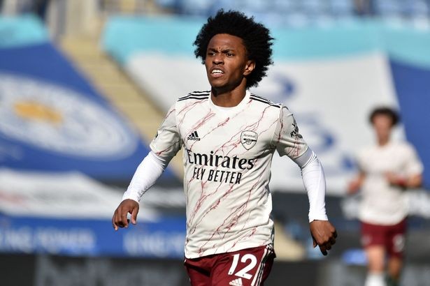 Martin Keown accuses Willian of 