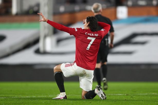 Man Utd star Edinson Cavani offers definitive story behind his trademark celebration - Bóng Đá