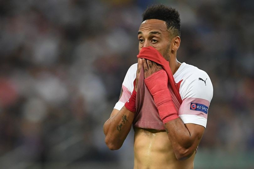 Manchester United fans react to Pierre-Emerick Aubameyang transfer rumour - Bóng Đá