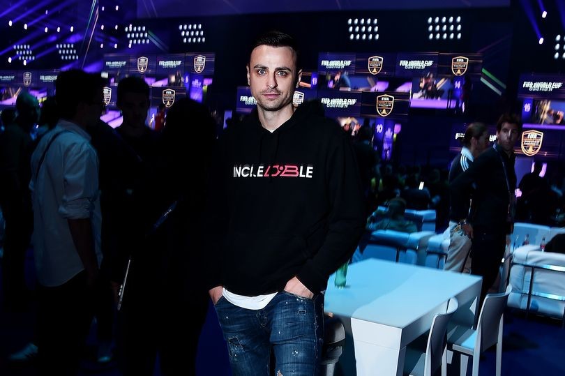 Dimitar Berbatov identifies two Arsenal danger men ahead of Manchester United clash - Bóng Đá