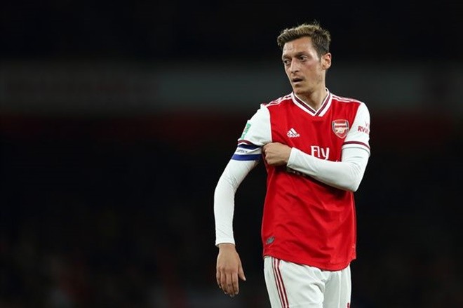 Mesut Ozil: Arsenal's highest-paid player being left out by Unai Emery - Bóng Đá