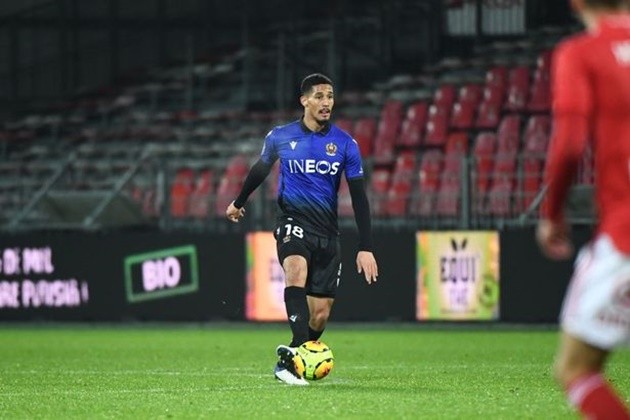 Arsenal reject William Saliba suffers nightmare Nice debut by conceding two in 20 mins - Bóng Đá