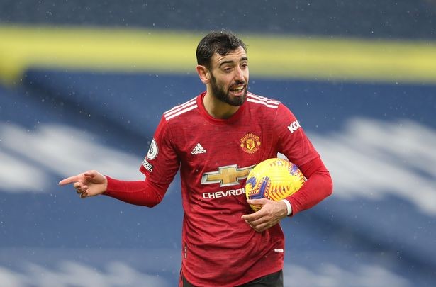Bruno Fernandes and Ole Gunnar Solskjaer clash as Man Utd boss fumes at star's movement - Bóng Đá
