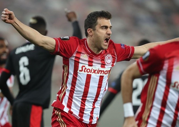 Bruma on Sokratis - Bóng Đá