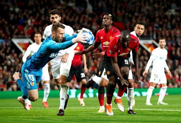 Barca sẽ hoán đổi Neto- Cillessen vào thứ ba - Bóng Đá