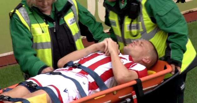 KINH HOÀNG! 'Máy chém' Shawcross chấn thương y như cách Ramsey từng bị - Bóng Đá