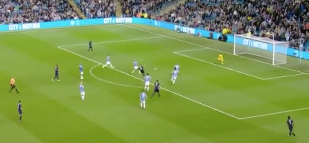 Man Utd fans demand van Persie signing after Vincent Kompany testimonial goal - Bóng Đá