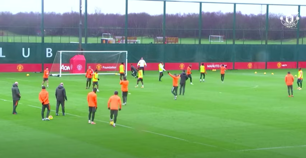 Amad Diallo shows frustration in first Man Utd session as Donny van de Beek grabs attention - Bóng Đá