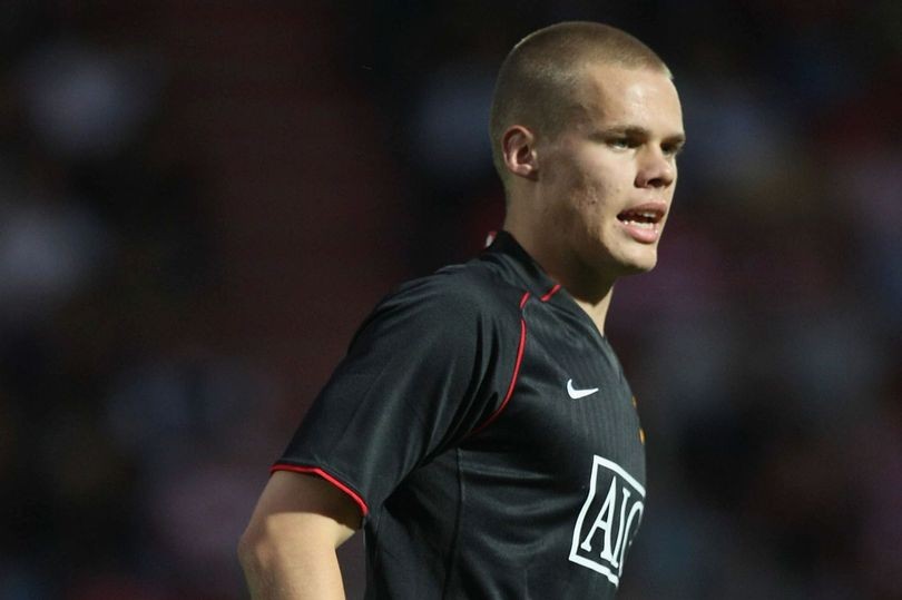 Former Manchester United player reveals why Sir Alex Ferguson banished him - Shawcross - Bóng Đá