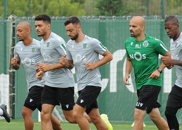 Bruno Fernandes furious after Sporting Lisbon 'rejected deadline day transfer' - Bóng Đá