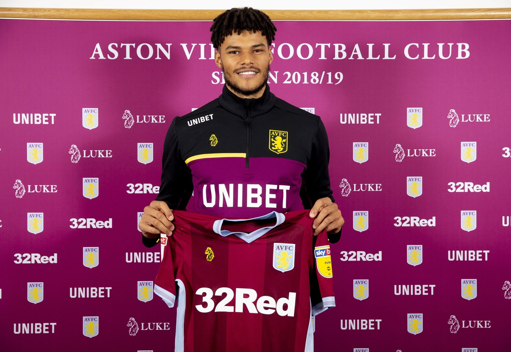 Đội bóng nào đang 