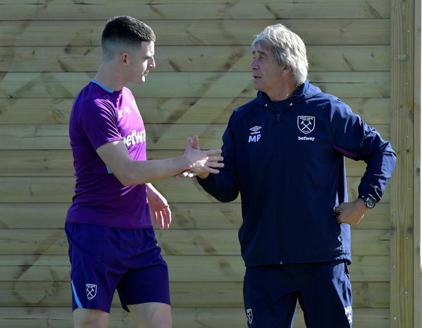 Declan Rice sends warning to Man Utd and Harry Maguire ahead of West Ham clash - Bóng Đá