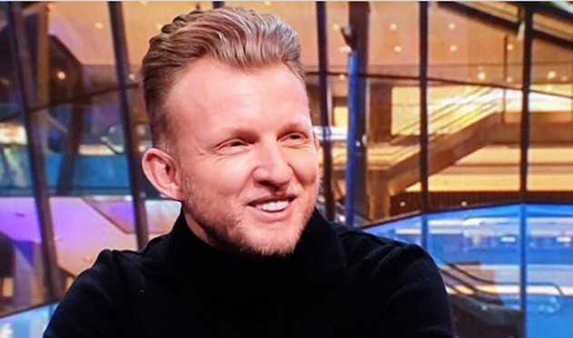 Liverpool icon Dirk Kuyt stunned football fans with his dramatic new look as he ditched his usual curly blonde hair in an appearance - Bóng Đá