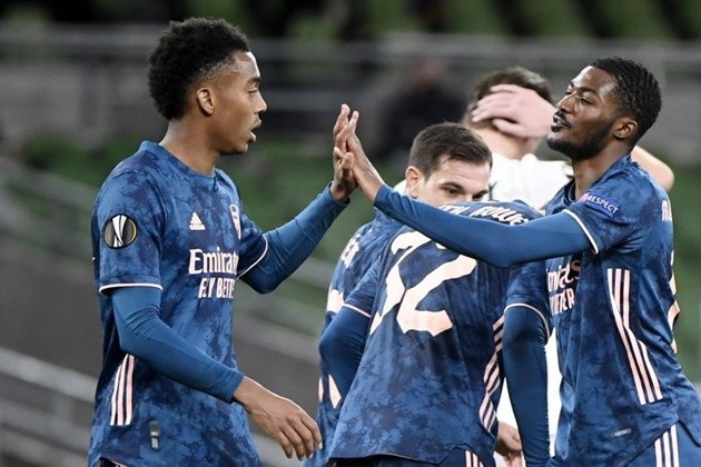 Maitland-Niles joins West Bromwich Albion and Joe Willock joins Newcastle United on loan - Bóng Đá