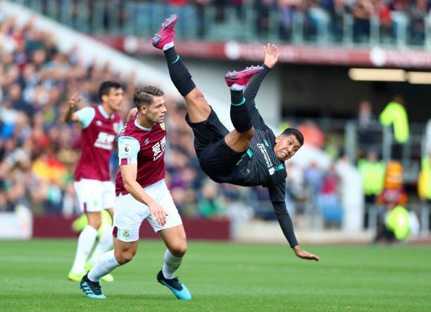 Dù đội nhà thắng trận, Mane vẫn tỏ ra ức chế tột độ với Salah - Bóng Đá