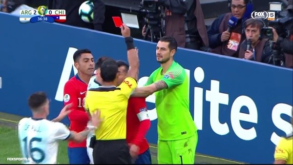 Ảnh Messi nhận thẻ đỏ - Bóng Đá