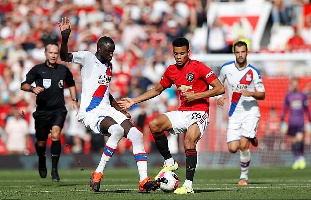 Mason Greenwood 'set to sign new £25,000-a-week deal after breaking into Manchester United first-team' - Bóng Đá